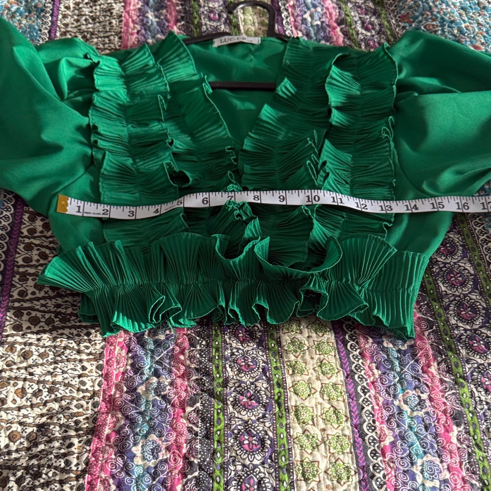 Vibrant Green Ruffled Blouse - Picture 5 of 6